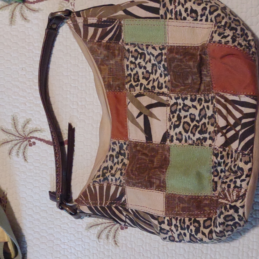 Fossil shoulder bag.
